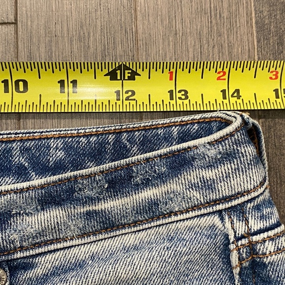 American Eagle High Rise Mom Jeans - Picture 8 of 10